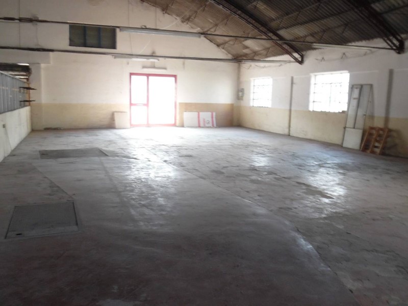 Capannone in Vendita a San Benedetto del Tronto, 380 m²