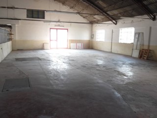Capannone in Vendita a San Benedetto del Tronto, 380 m²