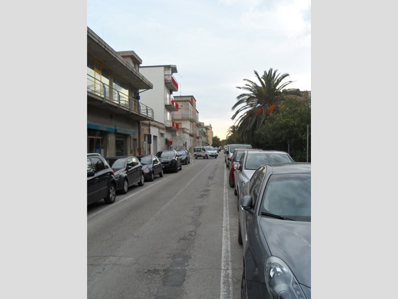 Immobile commerciale in Vendita a San Benedetto del Tronto, 180'000€, 105 m²