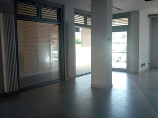 Immobile commerciale in Vendita a Ripatransone, 50 m²