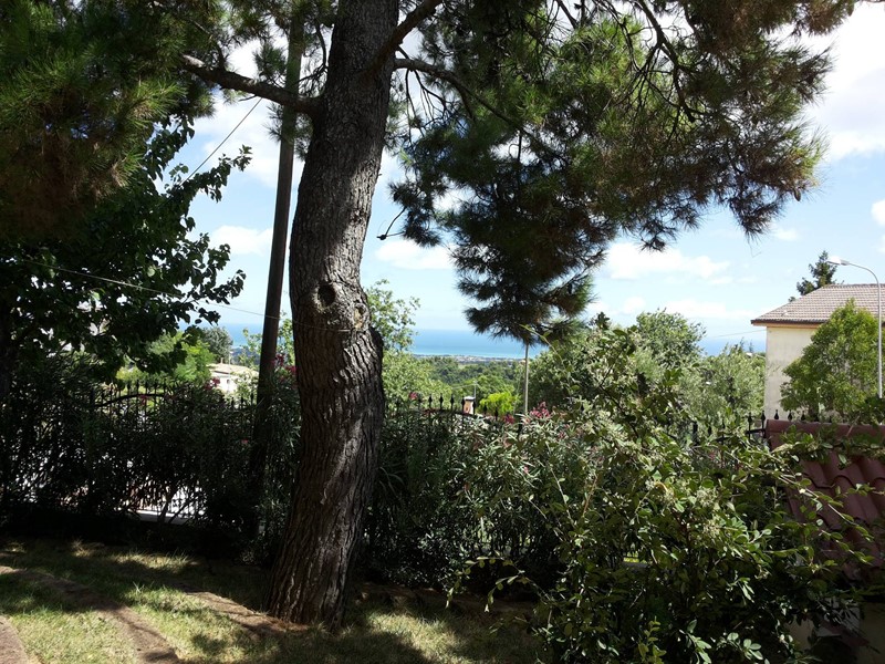 Villa in Vendita a Ripatransone, 400 m²