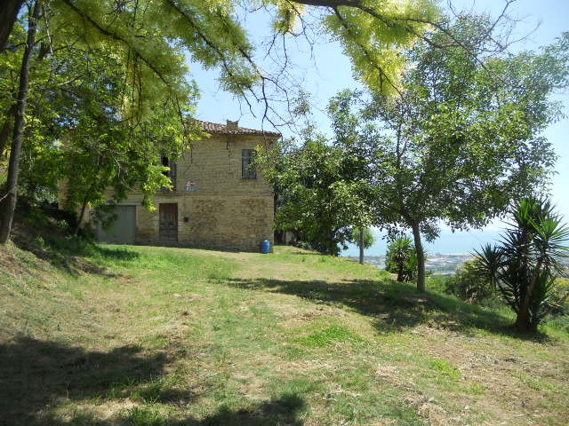 Rustico in Vendita a Colonnella, 180'000€, 350 m²