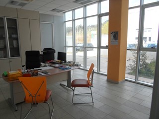 Capannone in Vendita a Grottammare, 1'900'000€, 2800 m²