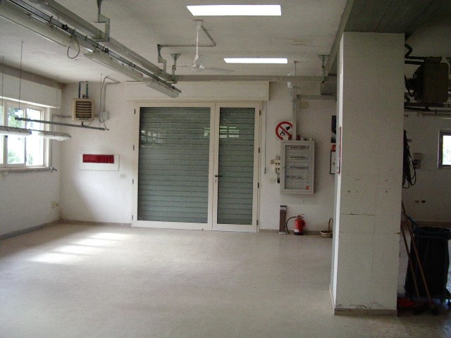 Laboratorio in Vendita a Colonnella, 100'000€, 155 m²