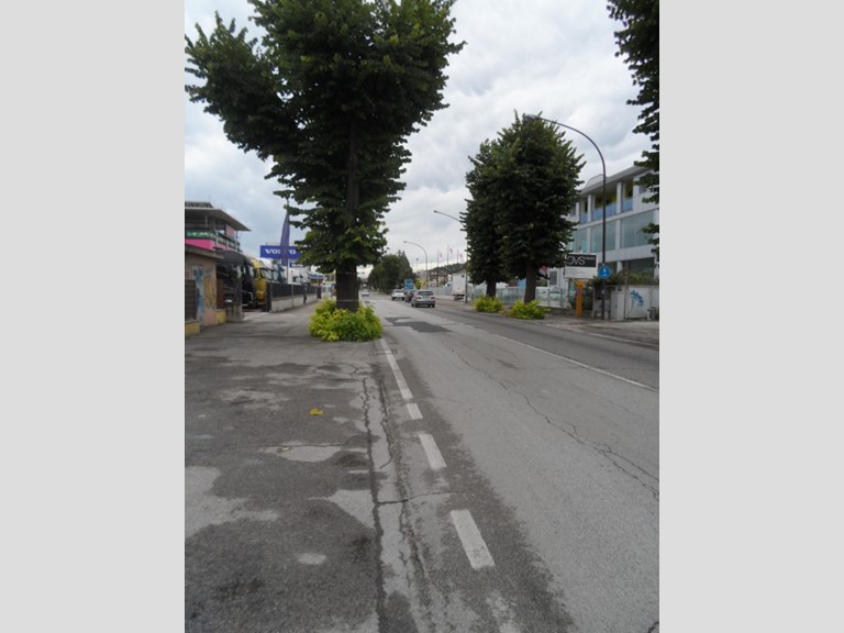 Ufficio in Vendita a San Benedetto del Tronto, 2500 m²