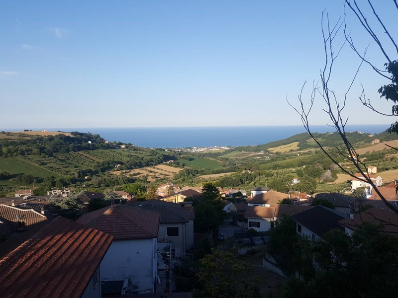 Casa Indipendente in Vendita a Colonnella, 80'000€, 170 m²