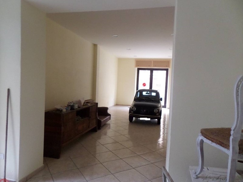 Immobile commerciale in Vendita a San Benedetto del Tronto, 130'000€, 88 m²