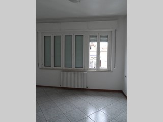 Ufficio in Affitto a Monteprandone, 500€, 50 m²