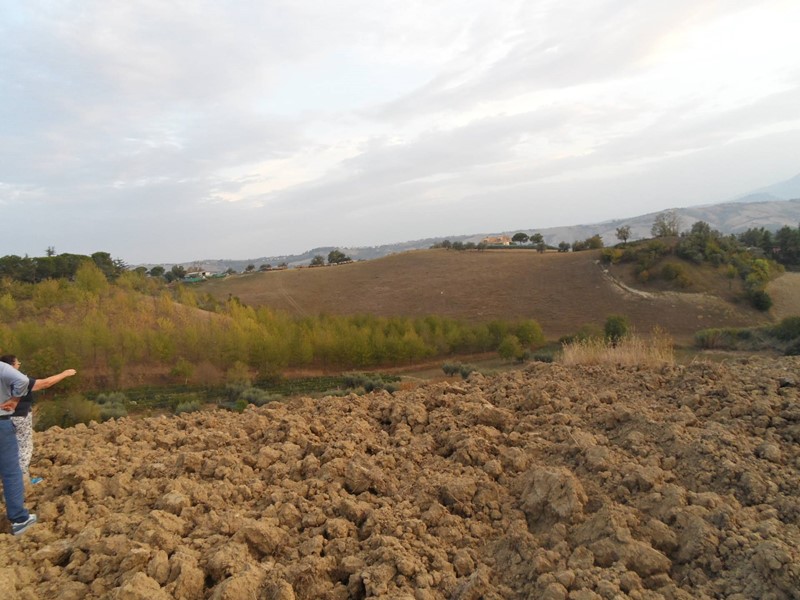 Terreno edificabile in Vendita a Castorano, 80'000€, 2250 m²