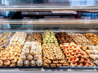 Attività commerciale in Vendita a Cupra Marittima, 160 m²