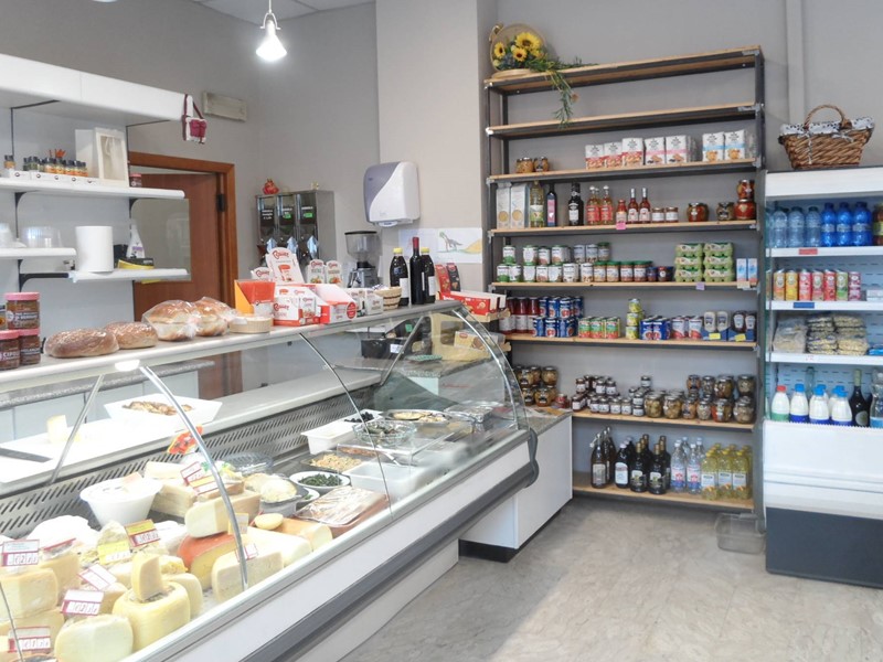 Attività commerciale in Vendita a Grottammare, 35'000€, 60 m²