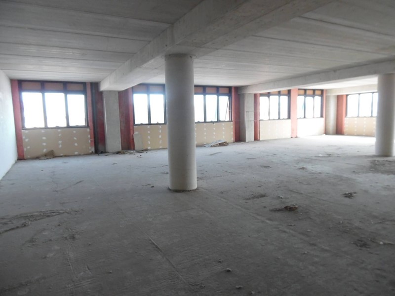 Ufficio in Vendita a San Benedetto del Tronto, 330'000€, 315 m²