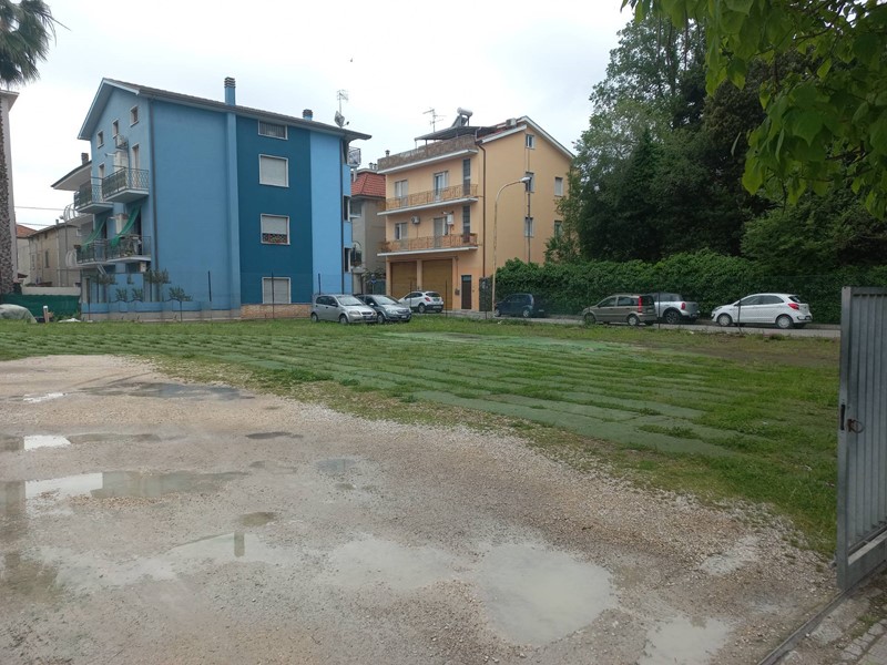 Terreno edificabile in Vendita a San Benedetto del Tronto, 900 m²