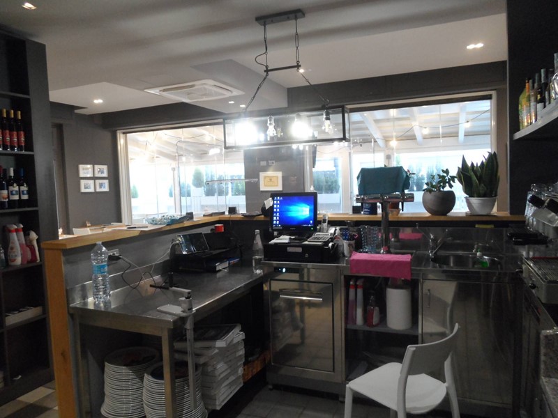 Attività commerciale in Affitto a San Benedetto del Tronto, 80'000€, 150 m²