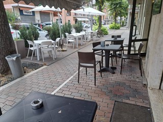 Attività commerciale in Vendita a Spinetoli, 50'000€, 80 m²