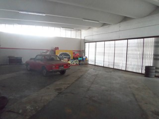 Magazzino in Vendita a San Benedetto del Tronto, 100'000€, 250 m²