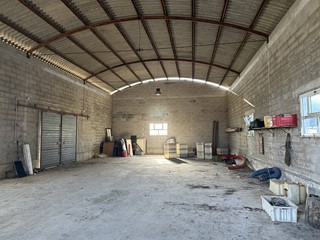 Capannone in Vendita a Martinsicuro, 99'000€, 200 m²