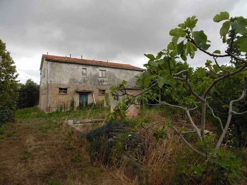 Rustico in Vendita a Monteprandone, 220'000€, 240 m²