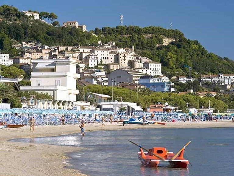 Appartamento in Vendita a Grottammare, 1200 m²