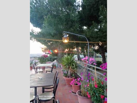 Attività commerciale in Affitto a Acquaviva Picena, 1'500€, 300 m²