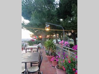 Attività commerciale in Affitto a Acquaviva Picena, 1'500€, 300 m²