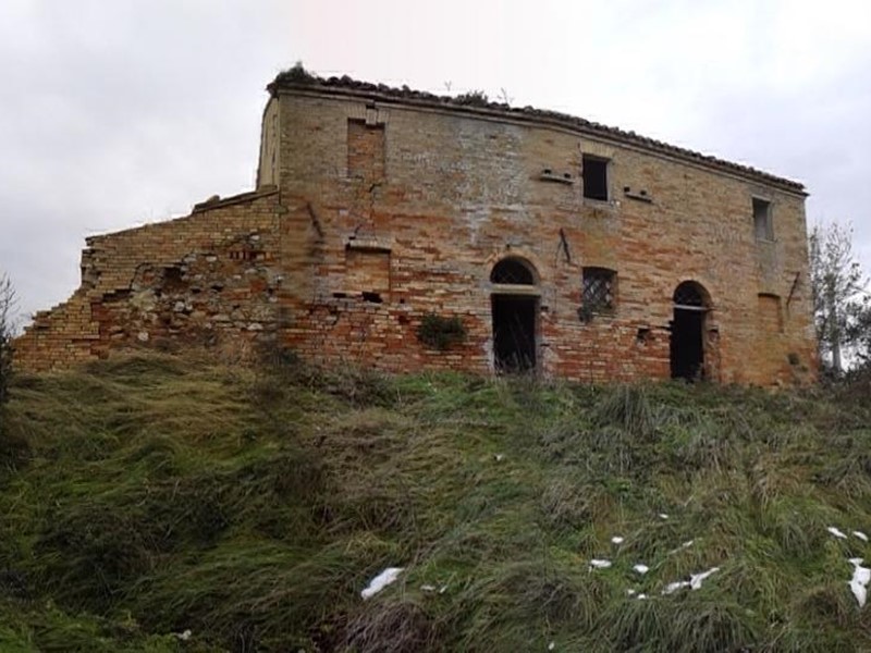 Rustico in Vendita a Monteprandone, 255'000€, 400 m²
