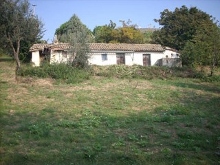 Rustico in Vendita a Colonnella, 75'000€, 110 m²