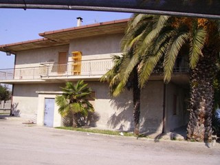 Casa Indipendente in Vendita a San Benedetto del Tronto, 380'000€, 500 m²