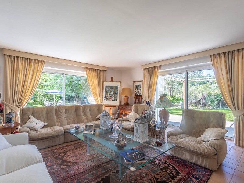 Villa in Vendita a Campagnano di Roma, 345'000€, 400 m²