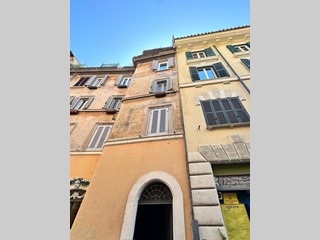 Immobile commerciale in Vendita a Roma, 120'000€, 21 m²