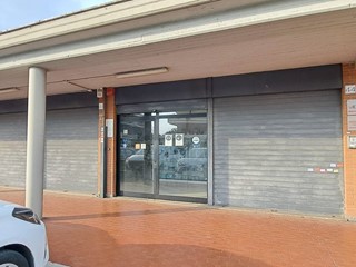 Immobile commerciale in Vendita a Roma, 370'000€, 550 m²