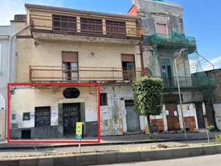 Immobile commerciale in Vendita a Ottaviano, 90'000€, 60 m²