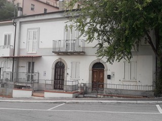 Casa Indipendente in Vendita a Cugnoli, 75'000€, 155 m²