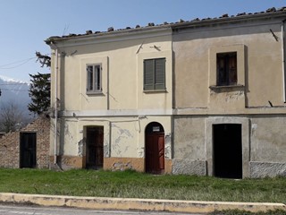 Casa Indipendente in Vendita a San Martino sulla Marrucina, 49'000€, 300 m²