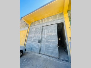 Immobile commerciale in Vendita a Alatri, 100'000€, 700 m²