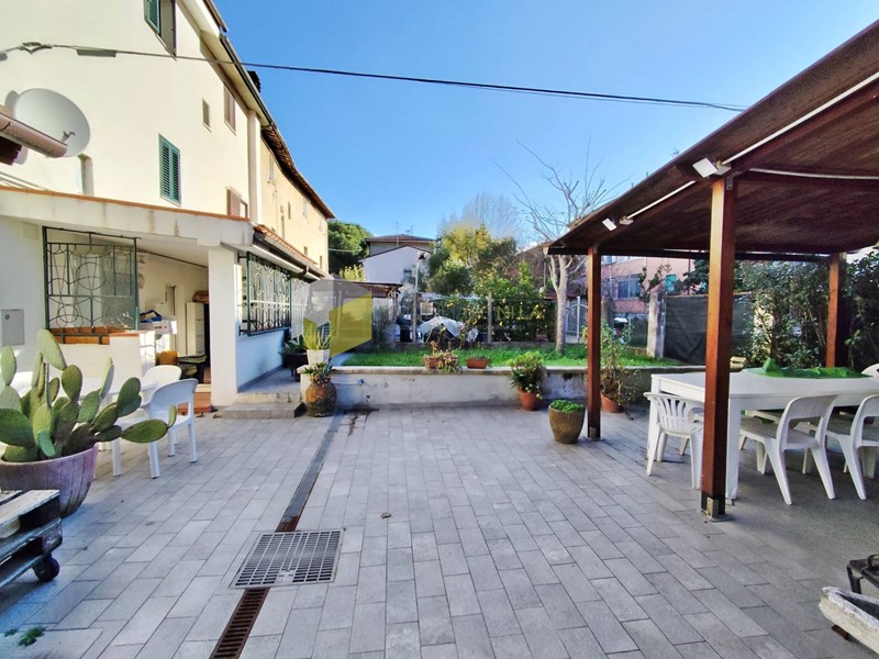 Casa Indipendente in Vendita a Pisa, 420'000€, 140 m²