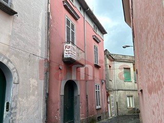 Casa Indipendente in Vendita a Baiano, 220'000€, 350 m²