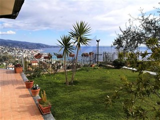 Villa in Vendita a Sanremo, 1'000'000€, 270 m²