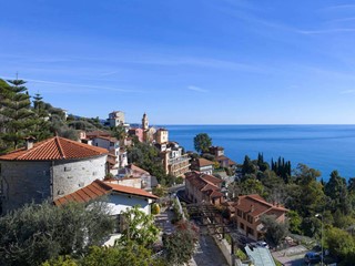 Villa in Vendita a Ventimiglia, 1'800'000€, 250 m²