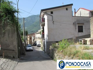 Appartamento in Vendita a Mercato San Severino, 46'000&euro;, 80 m²