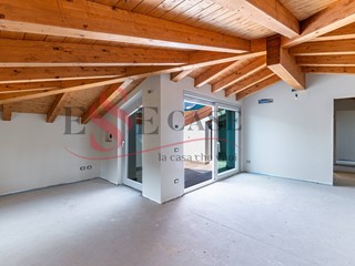 Attico in Vendita a Ranica, 317'000€, 115 m²