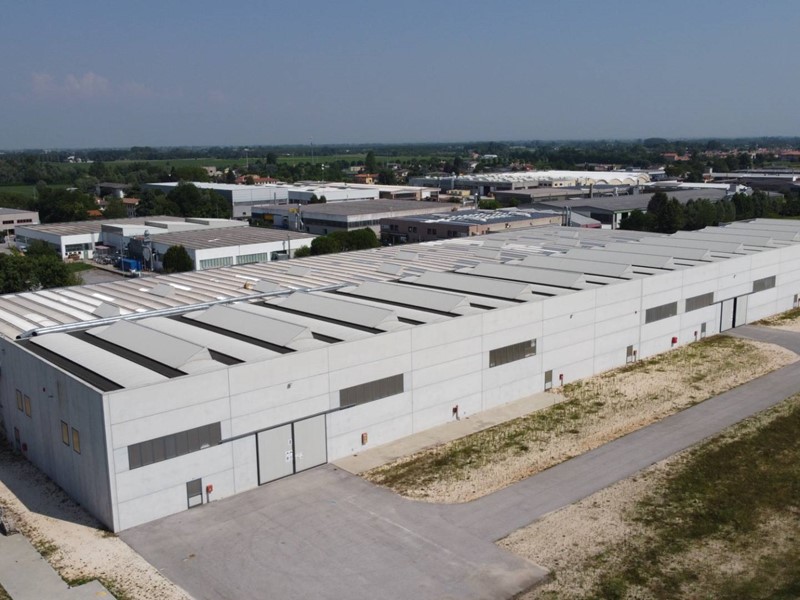 Capannone in Vendita a Pravisdomini, 3'700'000€, 11000 m²