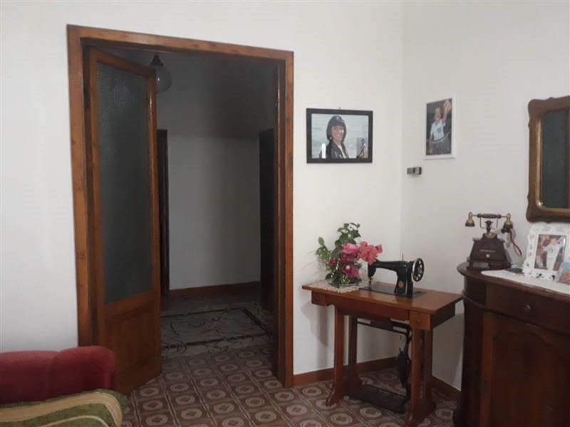 Casa Indipendente in Vendita a Crespina Lorenzana, 275'000€, 240 m²