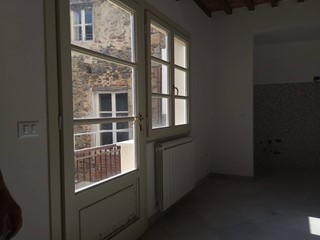 Casa Indipendente in Vendita a Buti, 220'000€, 140 m²