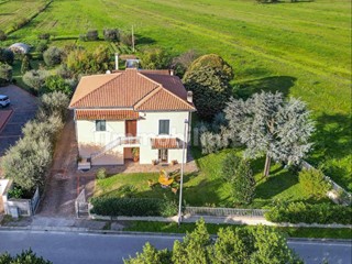 Casa Indipendente in Vendita a Castelfranco di Sotto, 305'000€, 200 m²