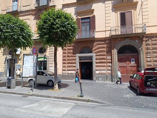 Negozio in Affitto a Torre Annunziata, 1'200€, 78 m²