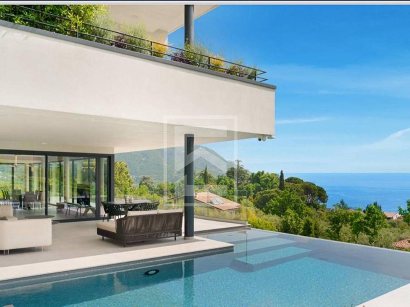 Villa in Vendita a Salò, 5'500'000€, 800 m², con Box