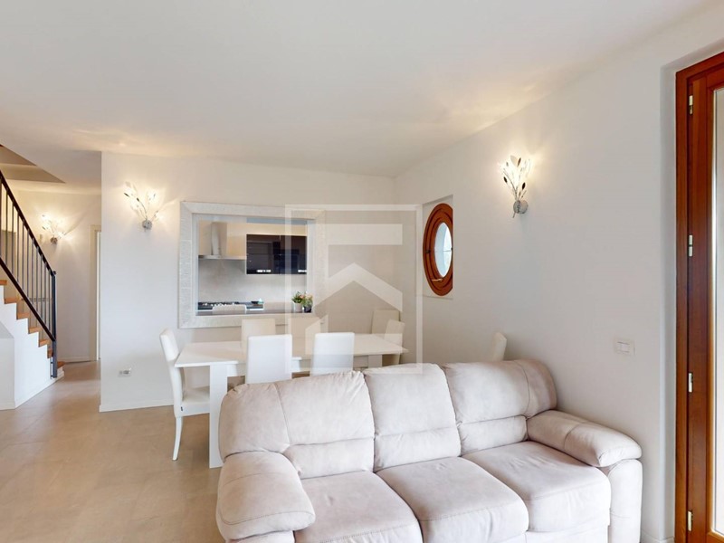 Villa in Vendita a Polpenazze del Garda, 780'000€, 180 m²