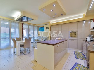 Trilocale in Vendita a Mezzago, 232'000€, 108 m²