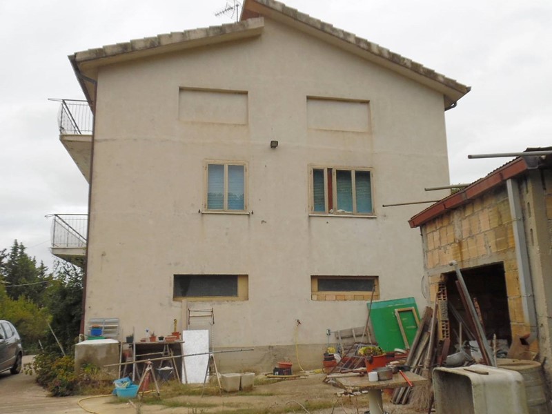 Casa Indipendente in Vendita a Ripatransone, 139'000€, 260 m²
